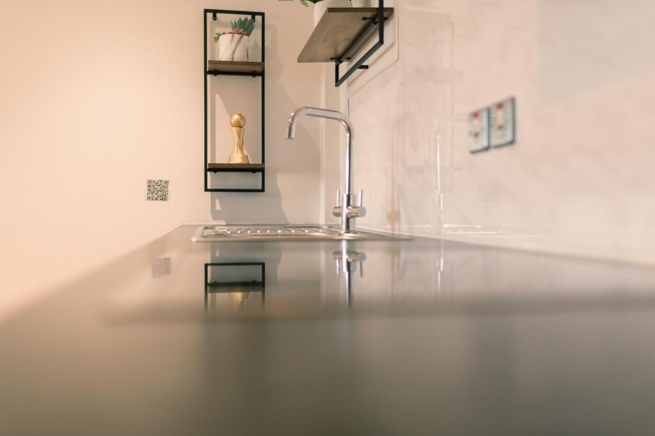 Sidemersey Livings- Convenient And Central 2-Bedroom Haven In L1 Liverpool Extérieur photo