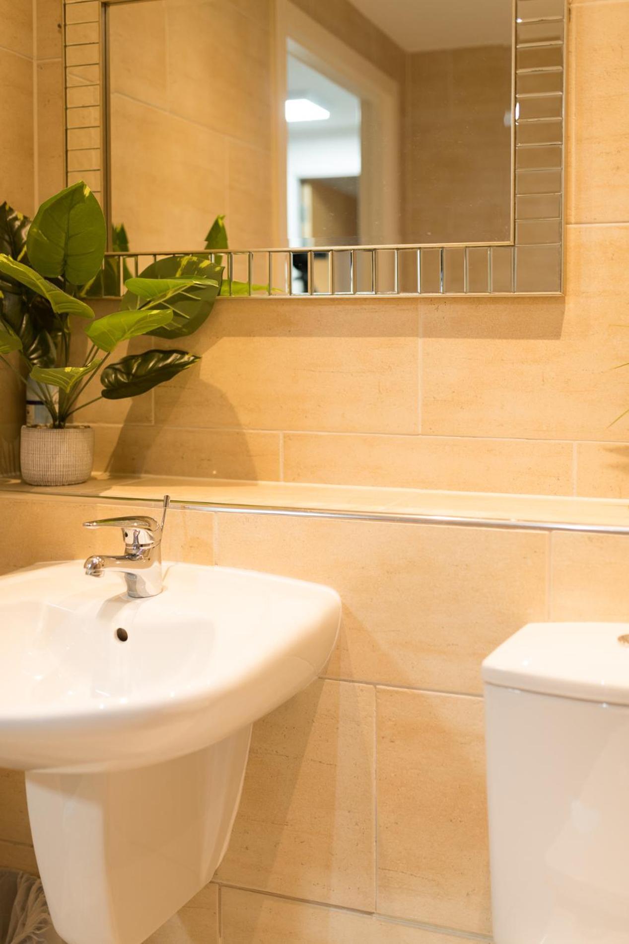 Sidemersey Livings- Convenient And Central 2-Bedroom Haven In L1 Liverpool Extérieur photo