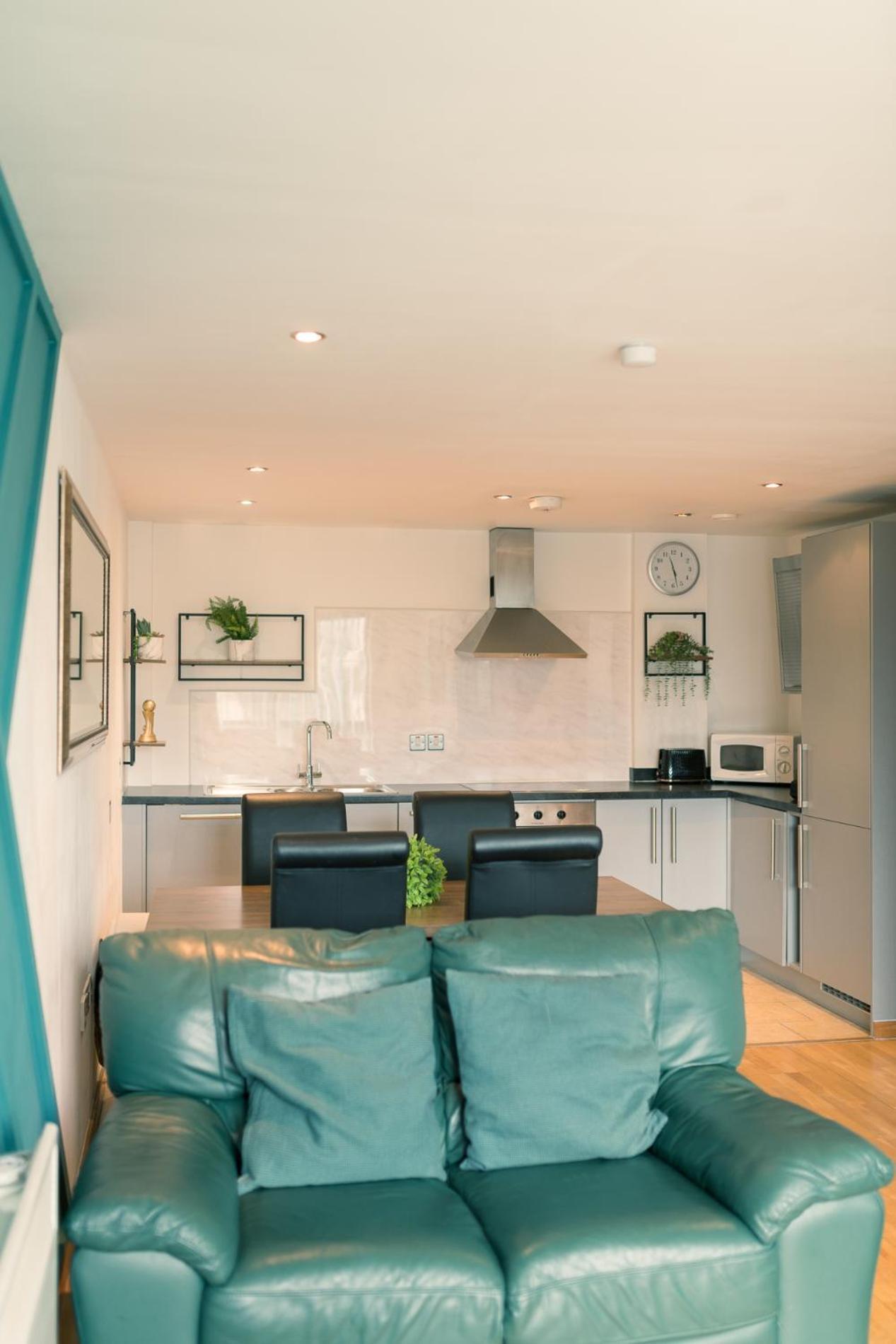 Sidemersey Livings- Convenient And Central 2-Bedroom Haven In L1 Liverpool Extérieur photo